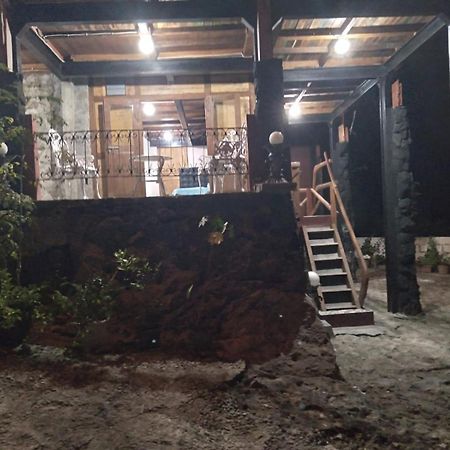 Omah Singo Stay & Resto Yogyakarta Бантул Экстерьер фото