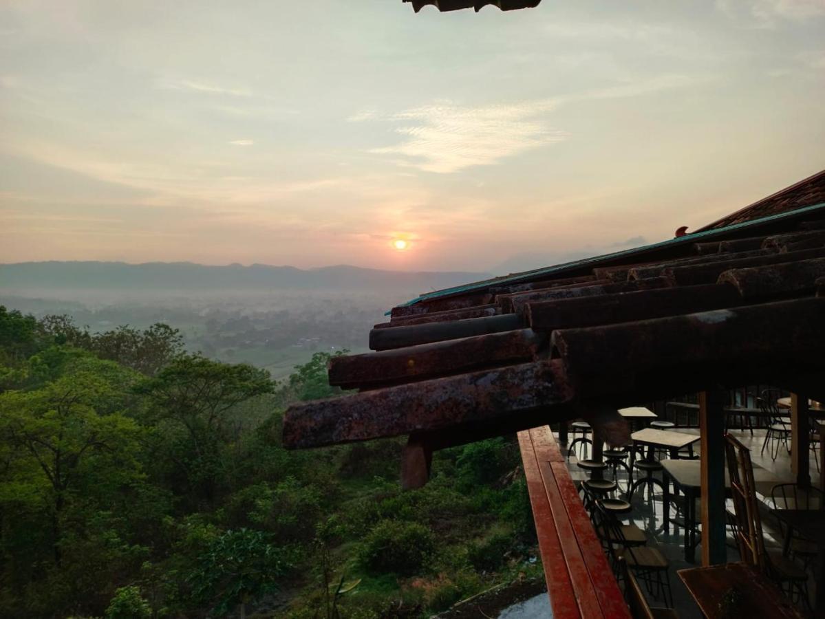 Omah Singo Stay & Resto Yogyakarta Бантул Экстерьер фото