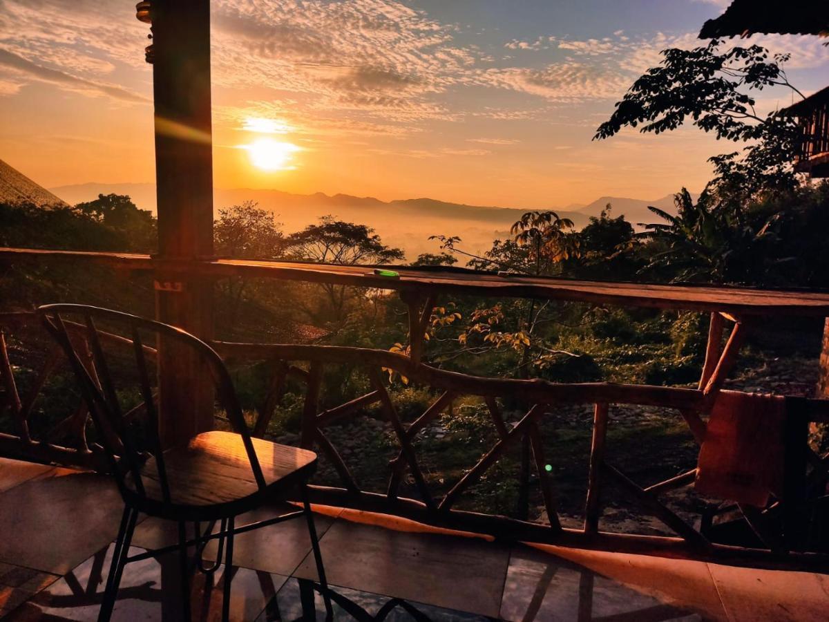 Omah Singo Stay & Resto Yogyakarta Бантул Экстерьер фото